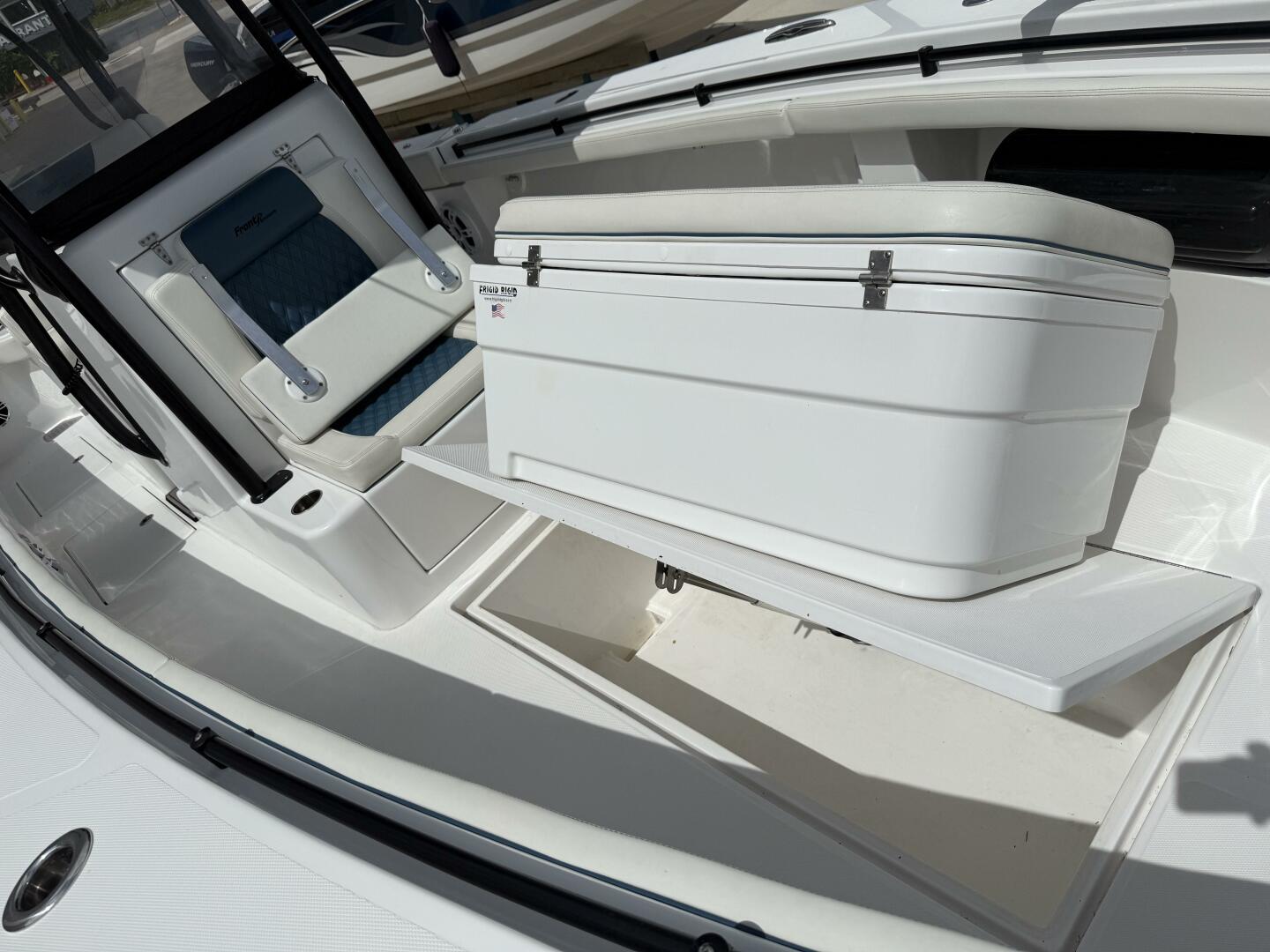 33ft Front Runner Yacht For Sale
