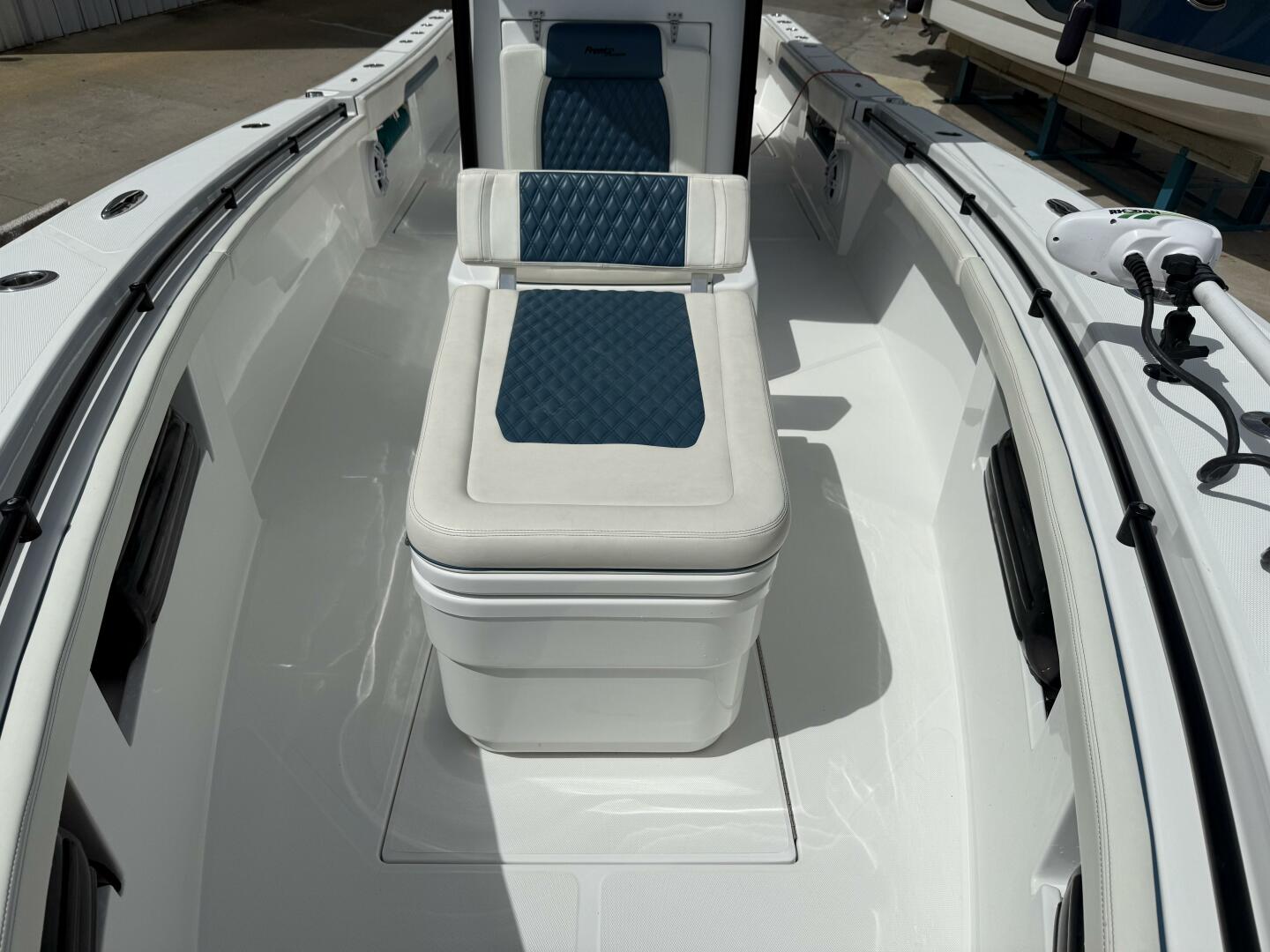33ft Front Runner Yacht For Sale
