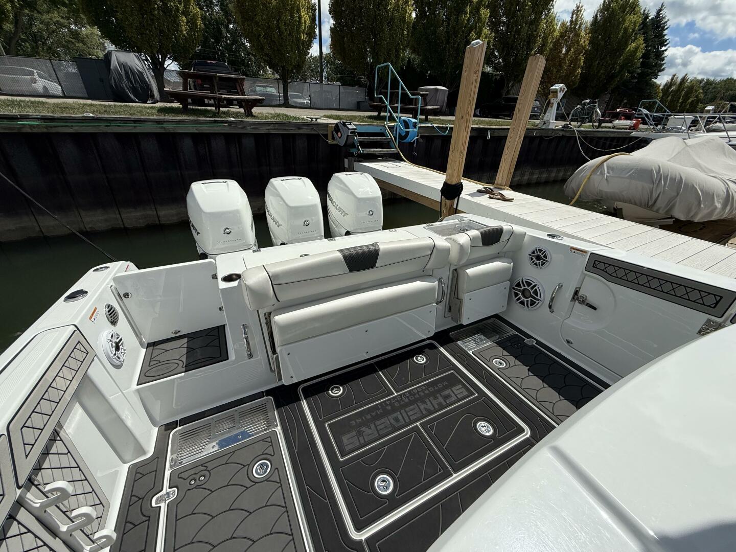 35ft Wellcraft Yacht For Sale