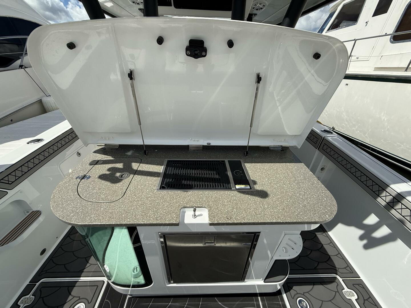 35ft Wellcraft Yacht For Sale
