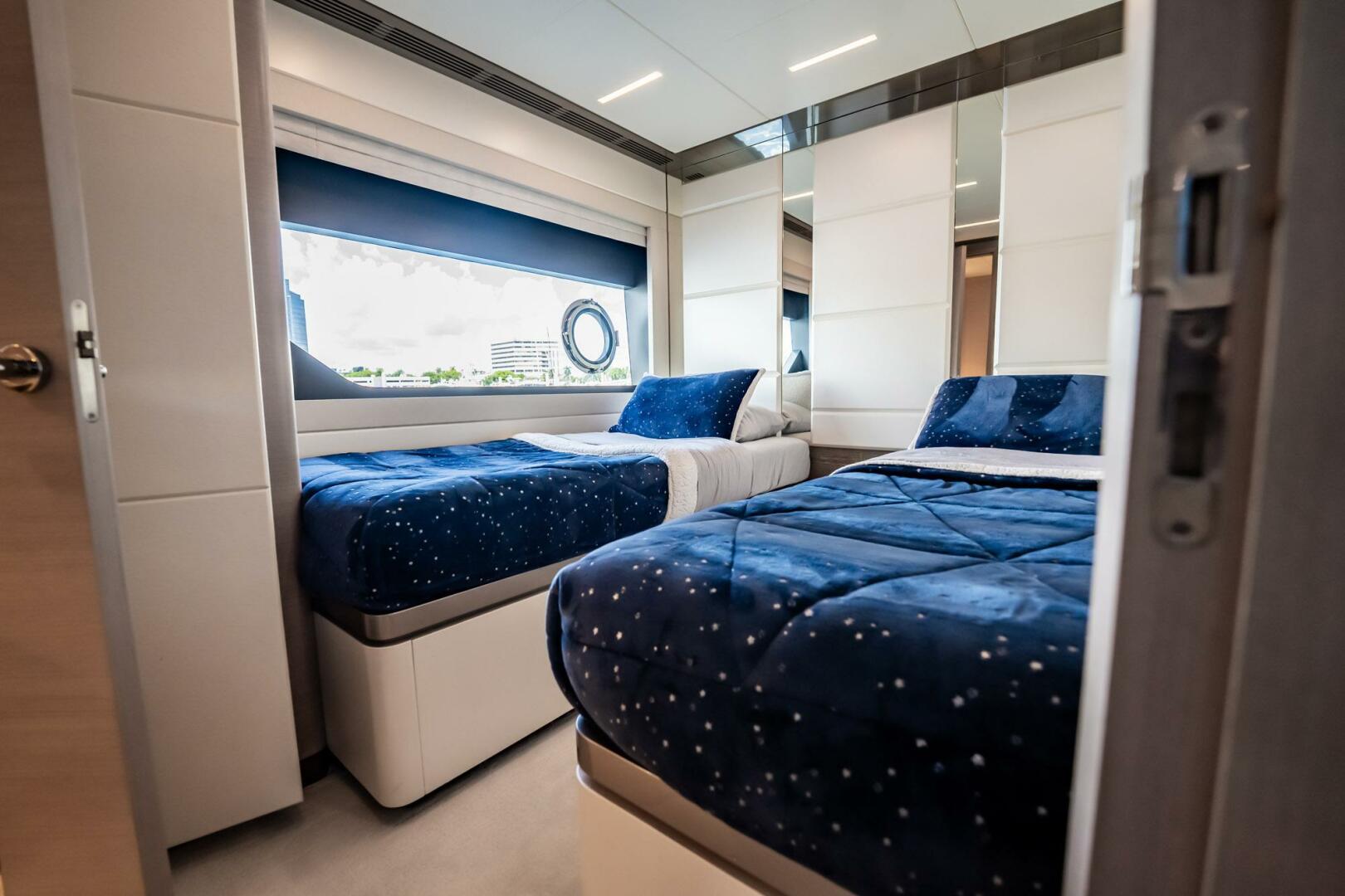 Aquasition 88ft Ocean Alexander Yacht For Sale
