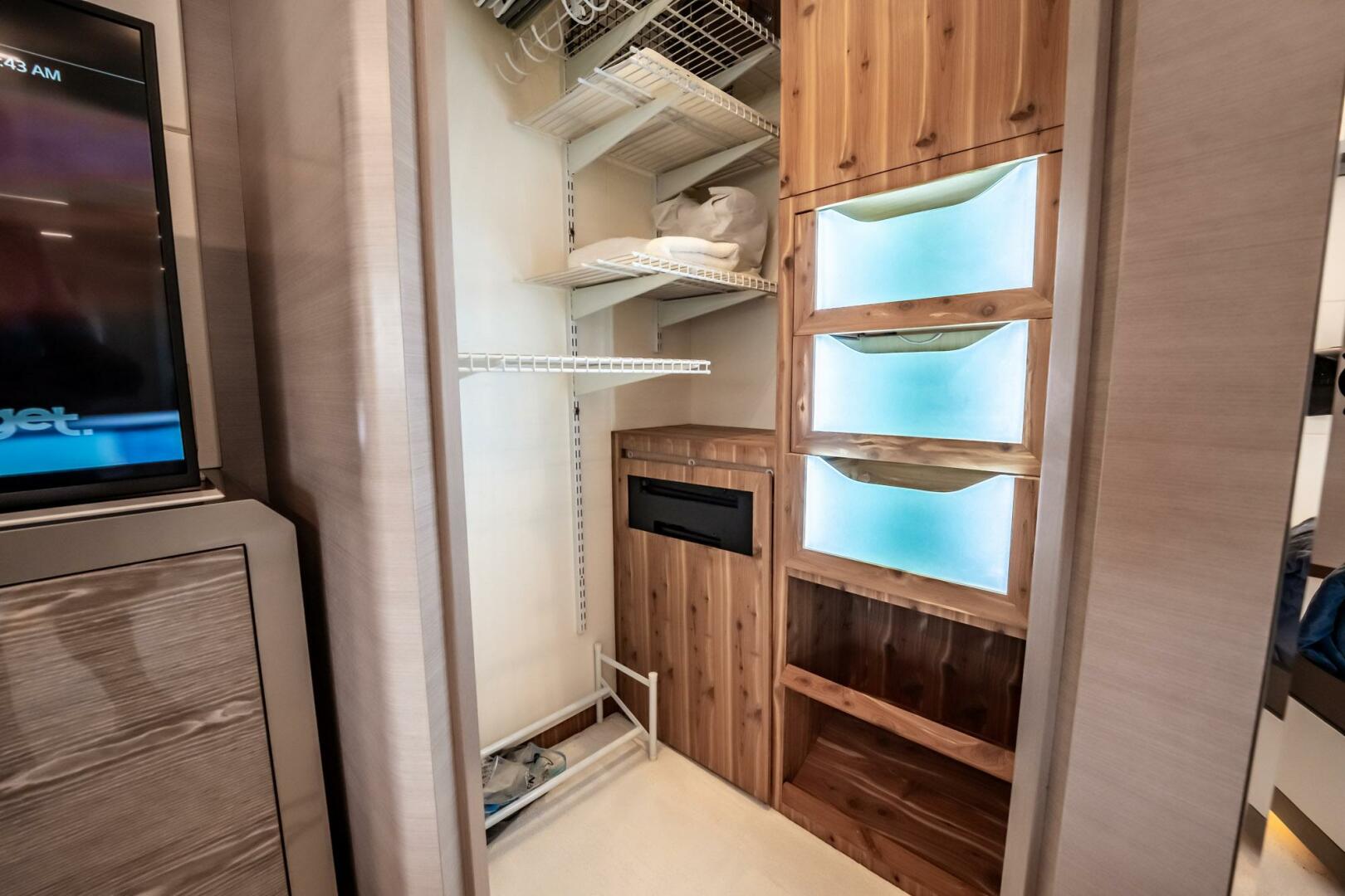 Aquasition 88ft Ocean Alexander Yacht For Sale