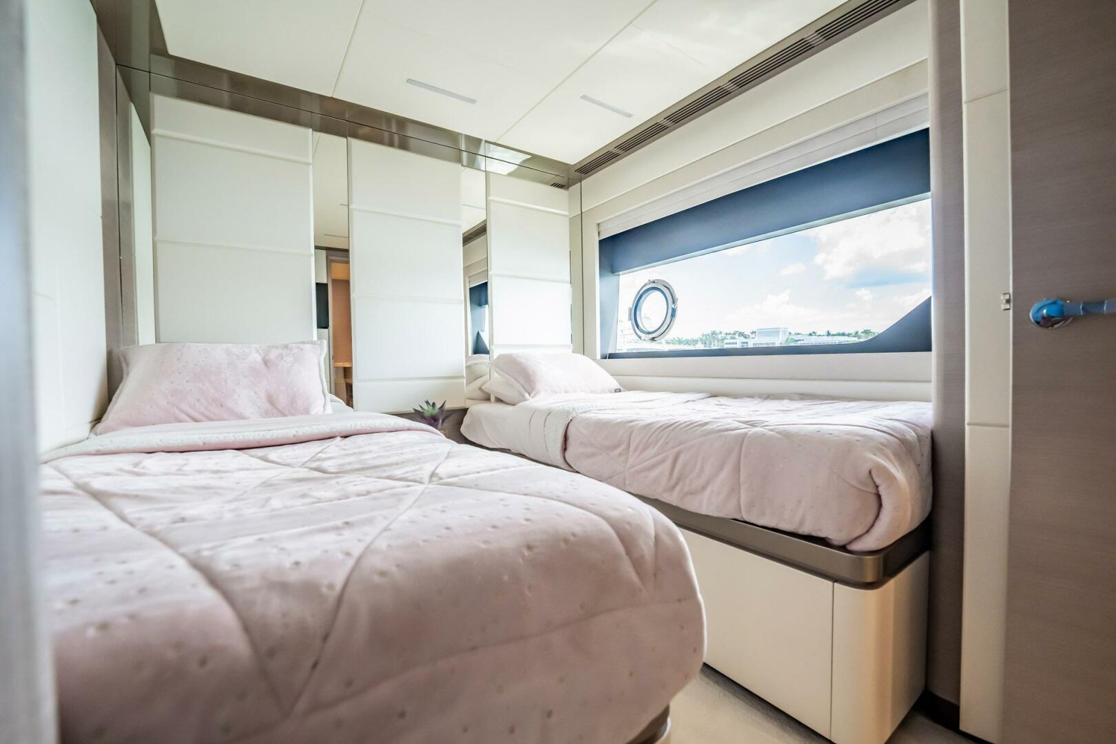 Aquasition 88ft Ocean Alexander Yacht For Sale