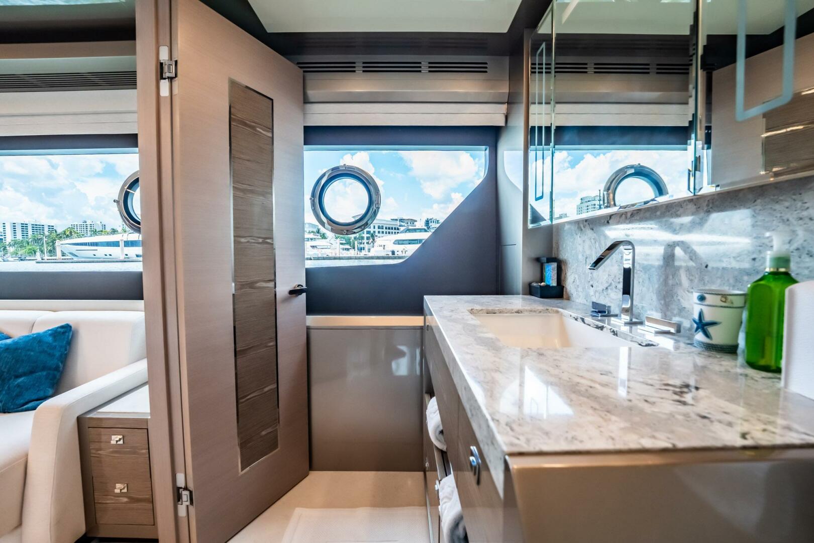 Aquasition 88ft Ocean Alexander Yacht For Sale