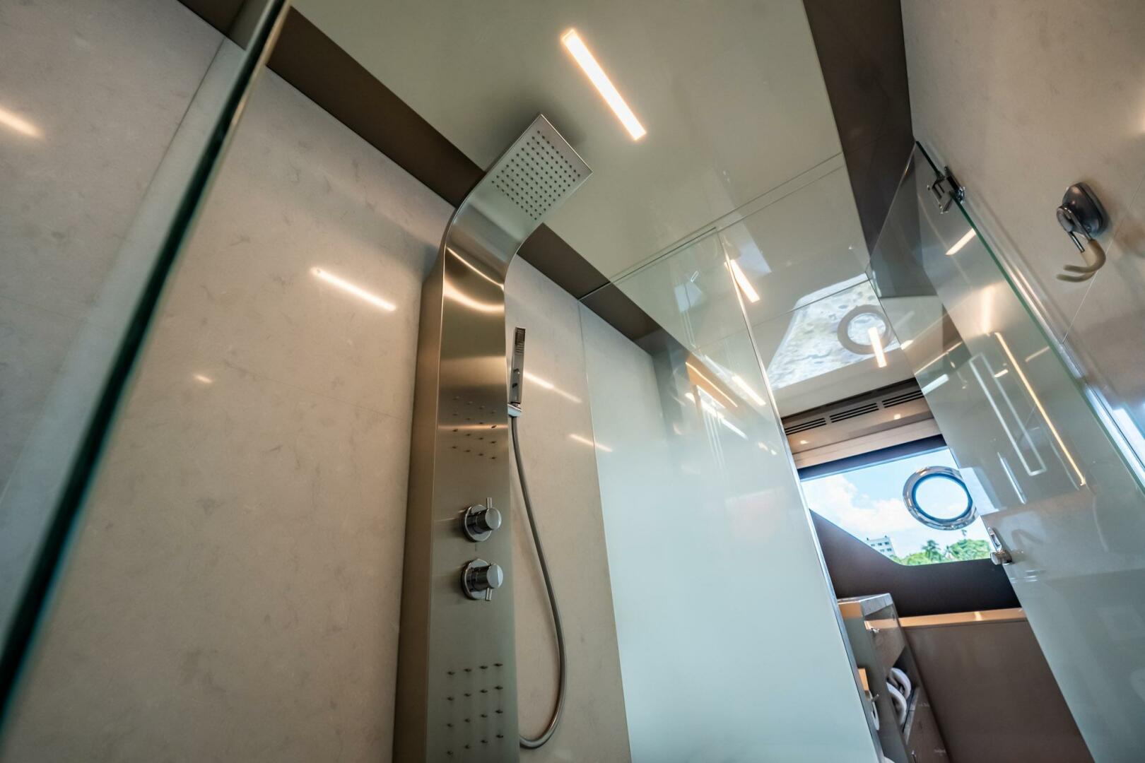 Aquasition 88ft Ocean Alexander Yacht For Sale