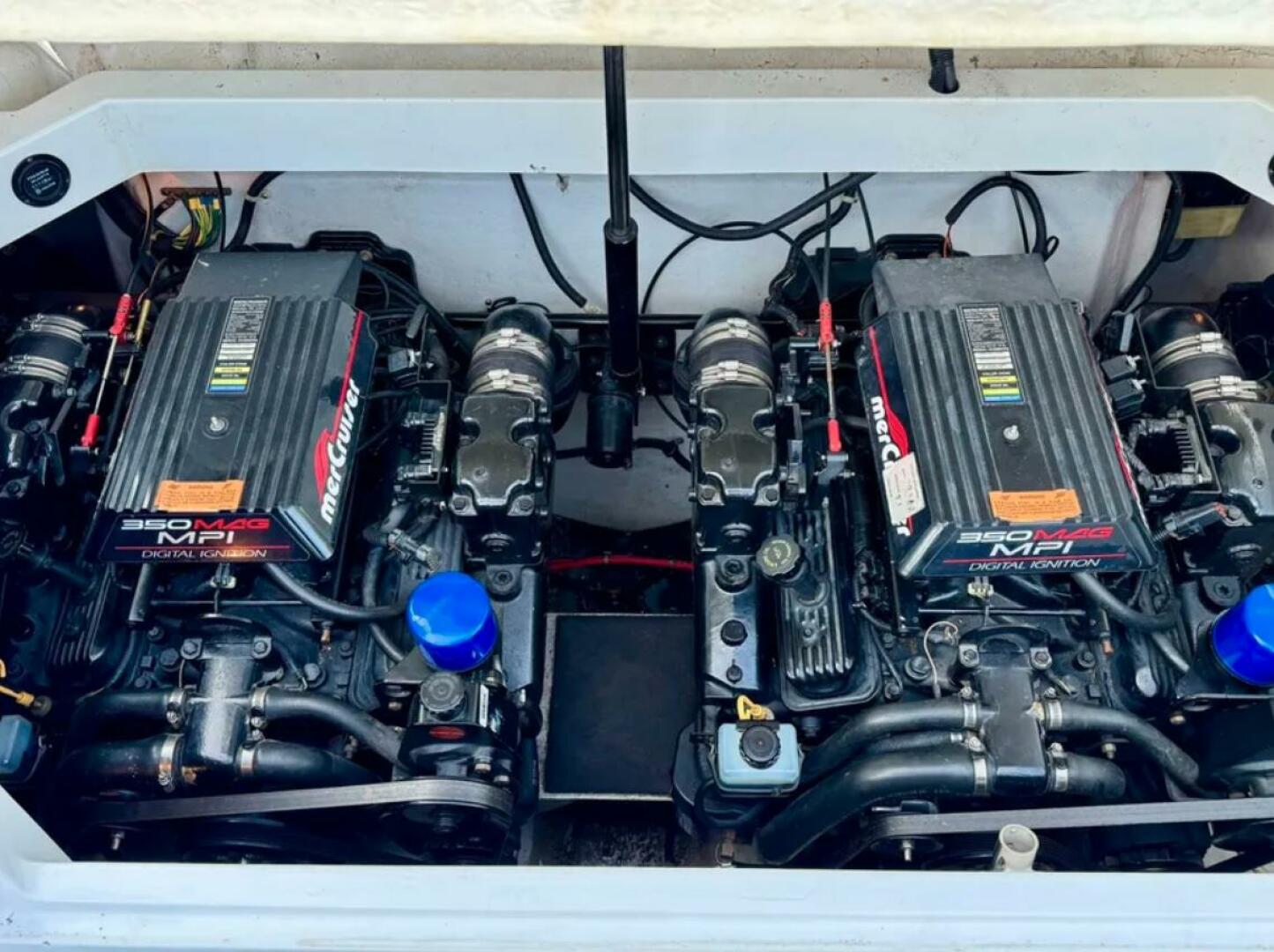 29ft Cobalt Yacht For Sale