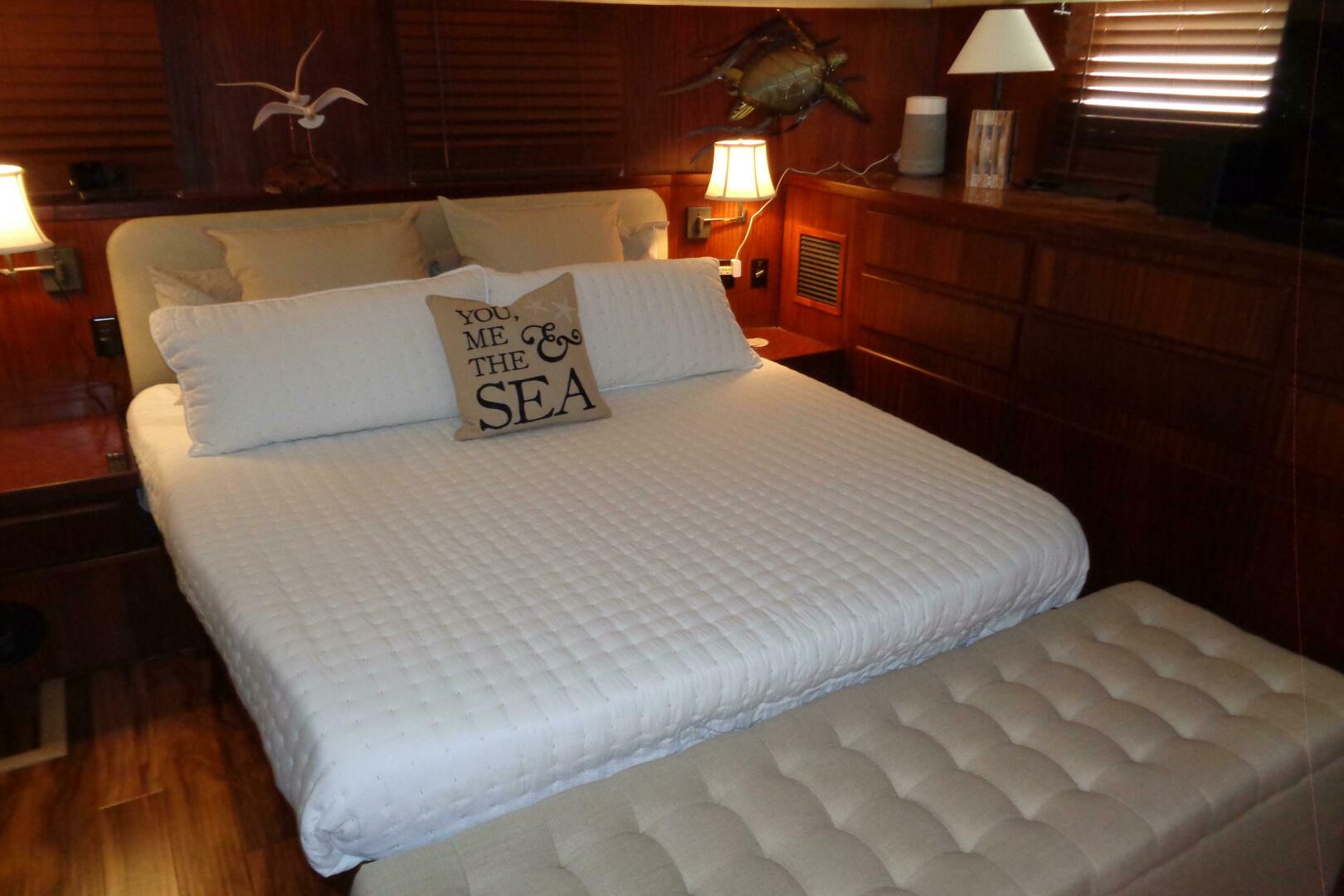 Ivory Lady 70ft Hatteras Yacht For Sale