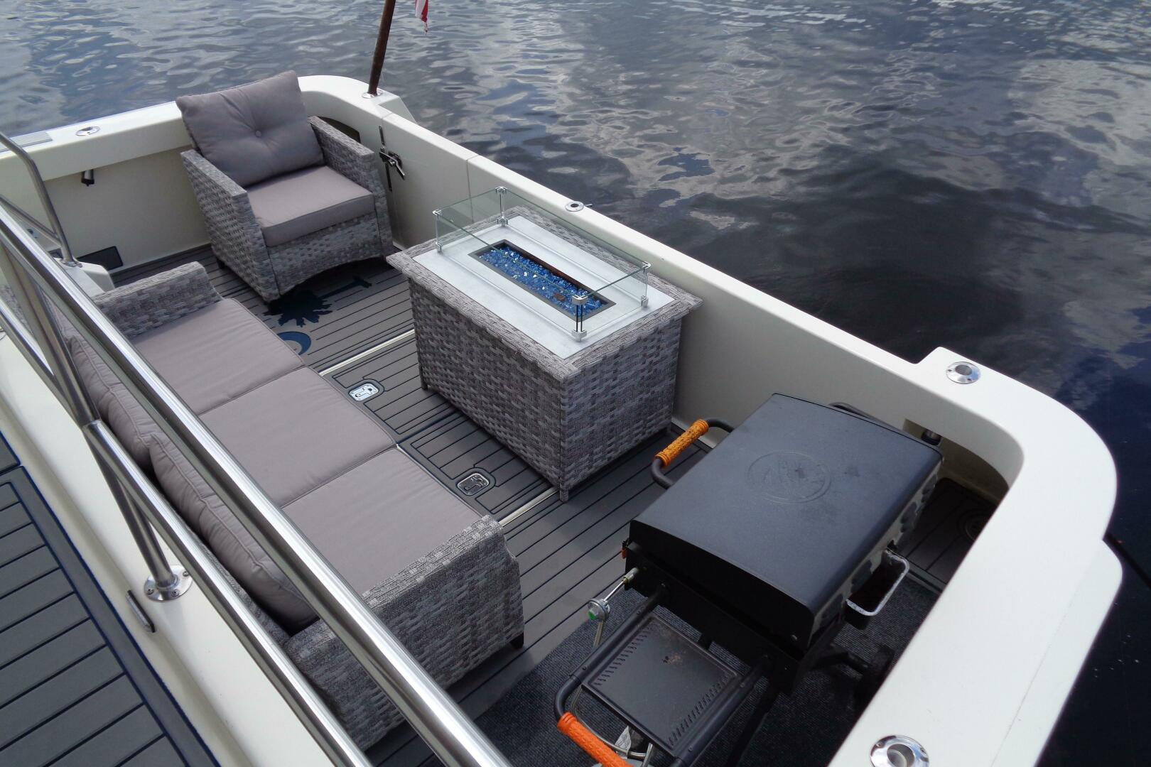 Ivory Lady 70ft Hatteras Yacht For Sale