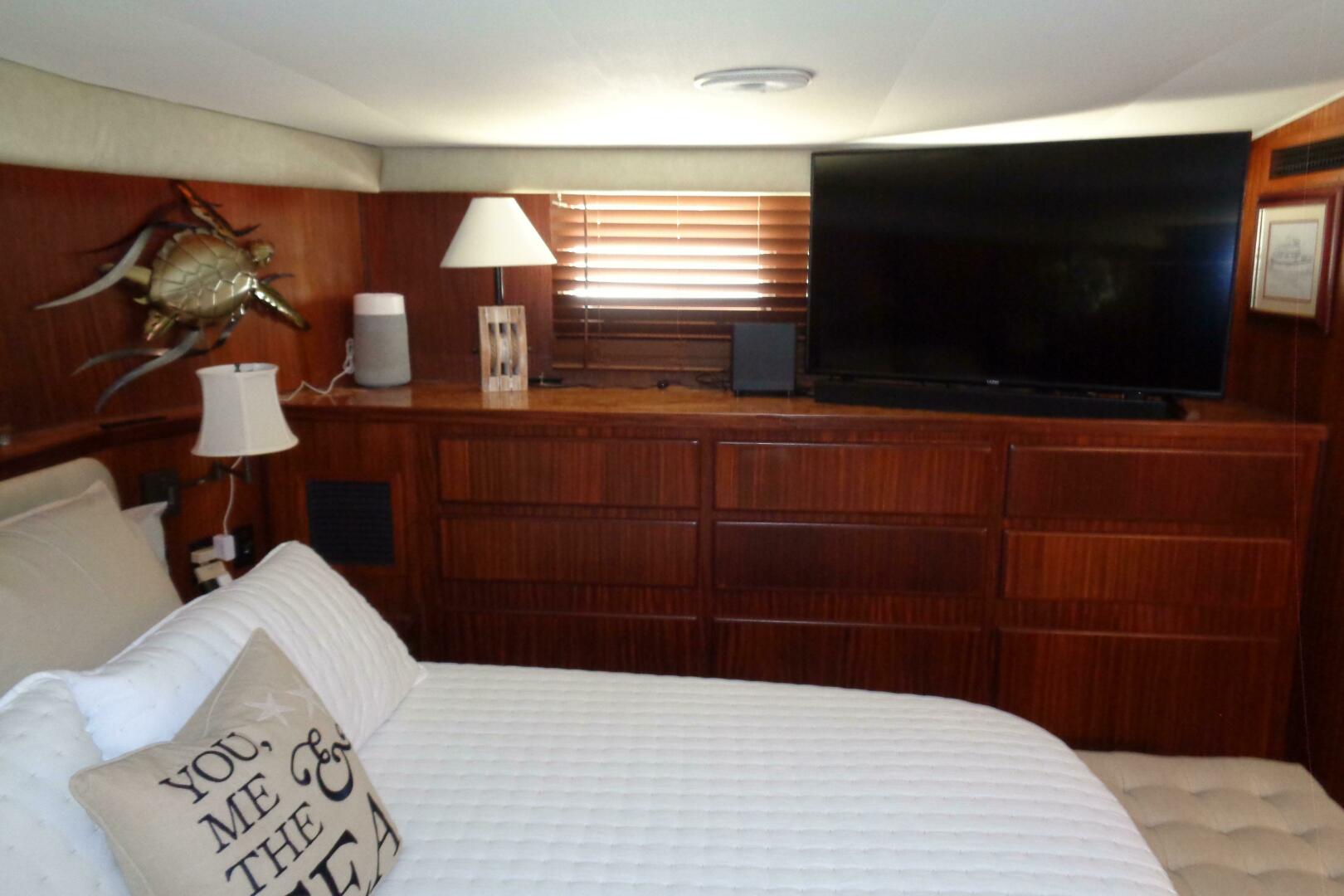 Ivory Lady 70ft Hatteras Yacht For Sale