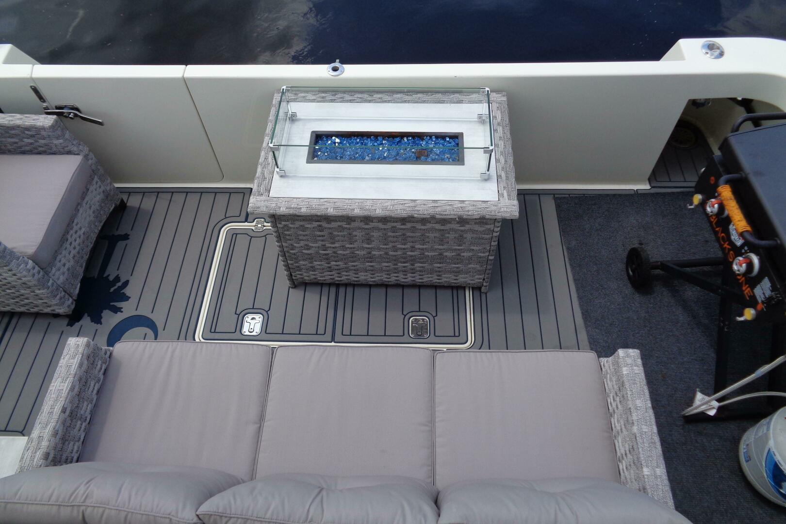 Ivory Lady 70ft Hatteras Yacht For Sale