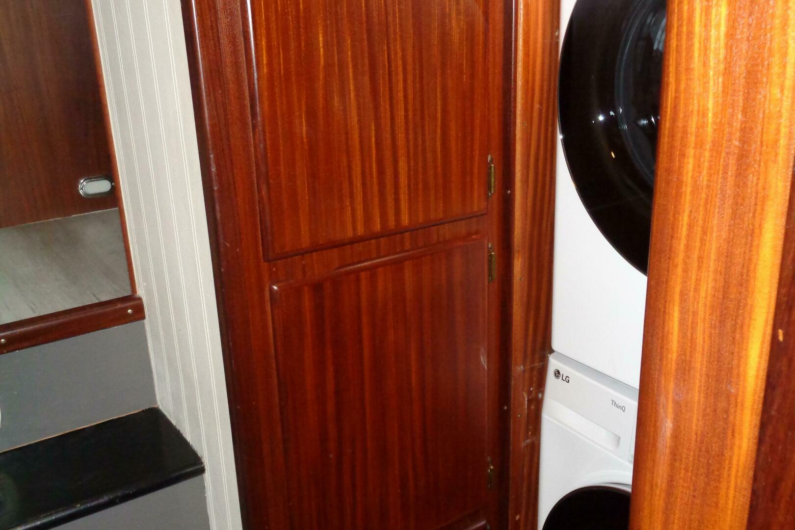 Ivory Lady 70ft Hatteras Yacht For Sale
