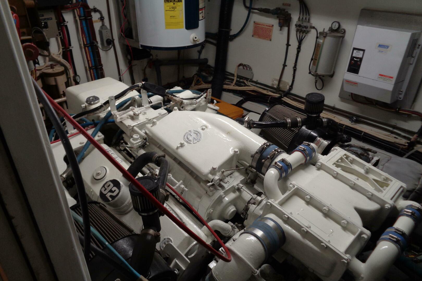 Ivory Lady 70ft Hatteras Yacht For Sale