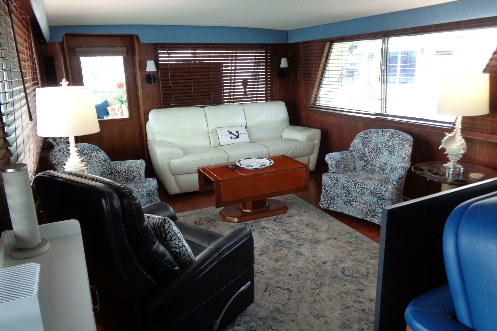 Ivory Lady 70ft Hatteras Yacht For Sale