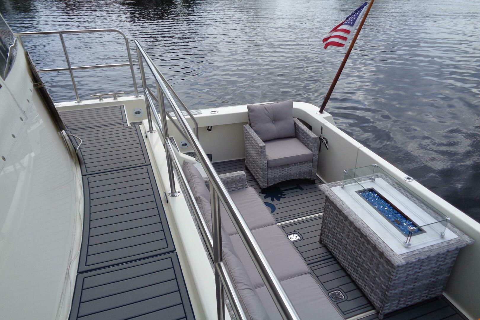 Ivory Lady 70ft Hatteras Yacht For Sale