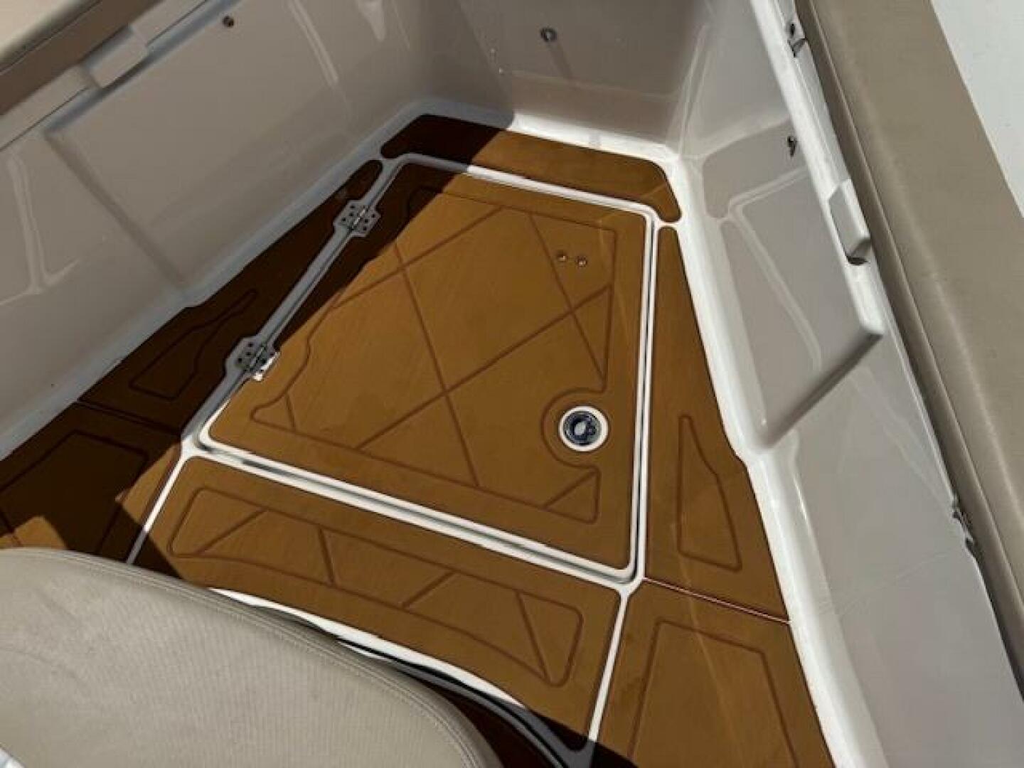 24ft Robalo Yacht For Sale