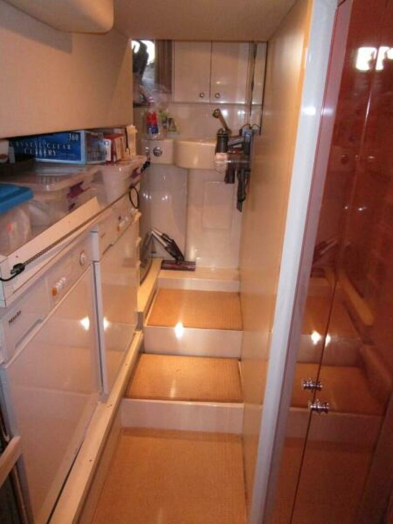 PRETTY LADY 59ft Ferretti Yachts Yacht For Sale