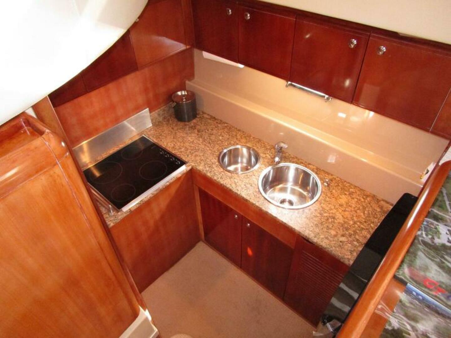 PRETTY LADY 59ft Ferretti Yachts Yacht For Sale