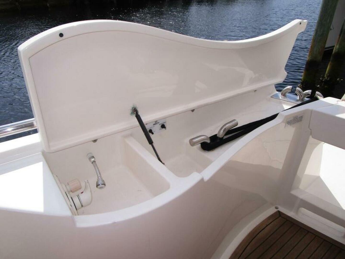 PRETTY LADY 59ft Ferretti Yachts Yacht For Sale