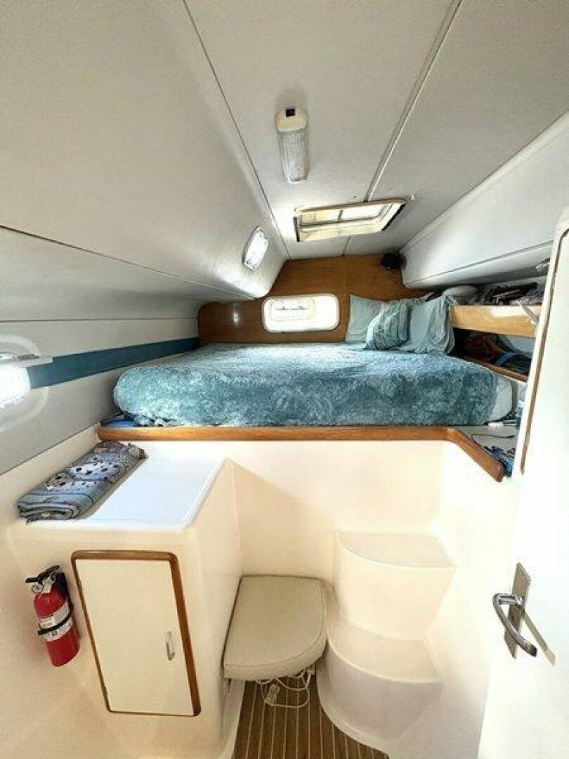 MOONLIGHT LADY 47ft Robertson  amp  Caine Yacht For Sale