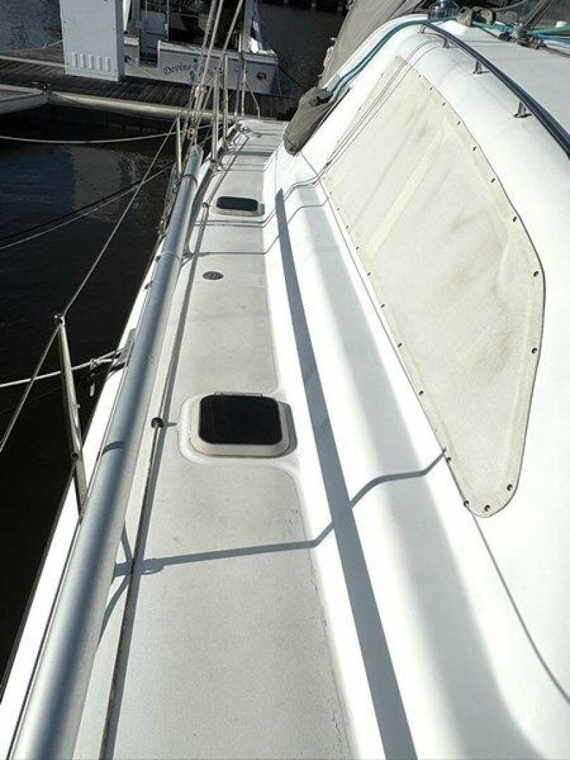 MOONLIGHT LADY 47ft Robertson  amp  Caine Yacht For Sale