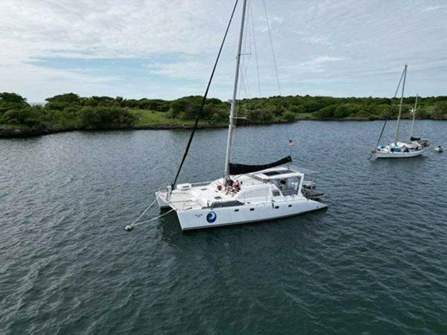 MOONLIGHT LADY 47ft Robertson  amp  Caine Yacht For Sale