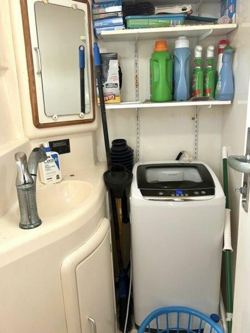 MOONLIGHT LADY 47ft Robertson  amp  Caine Yacht For Sale
