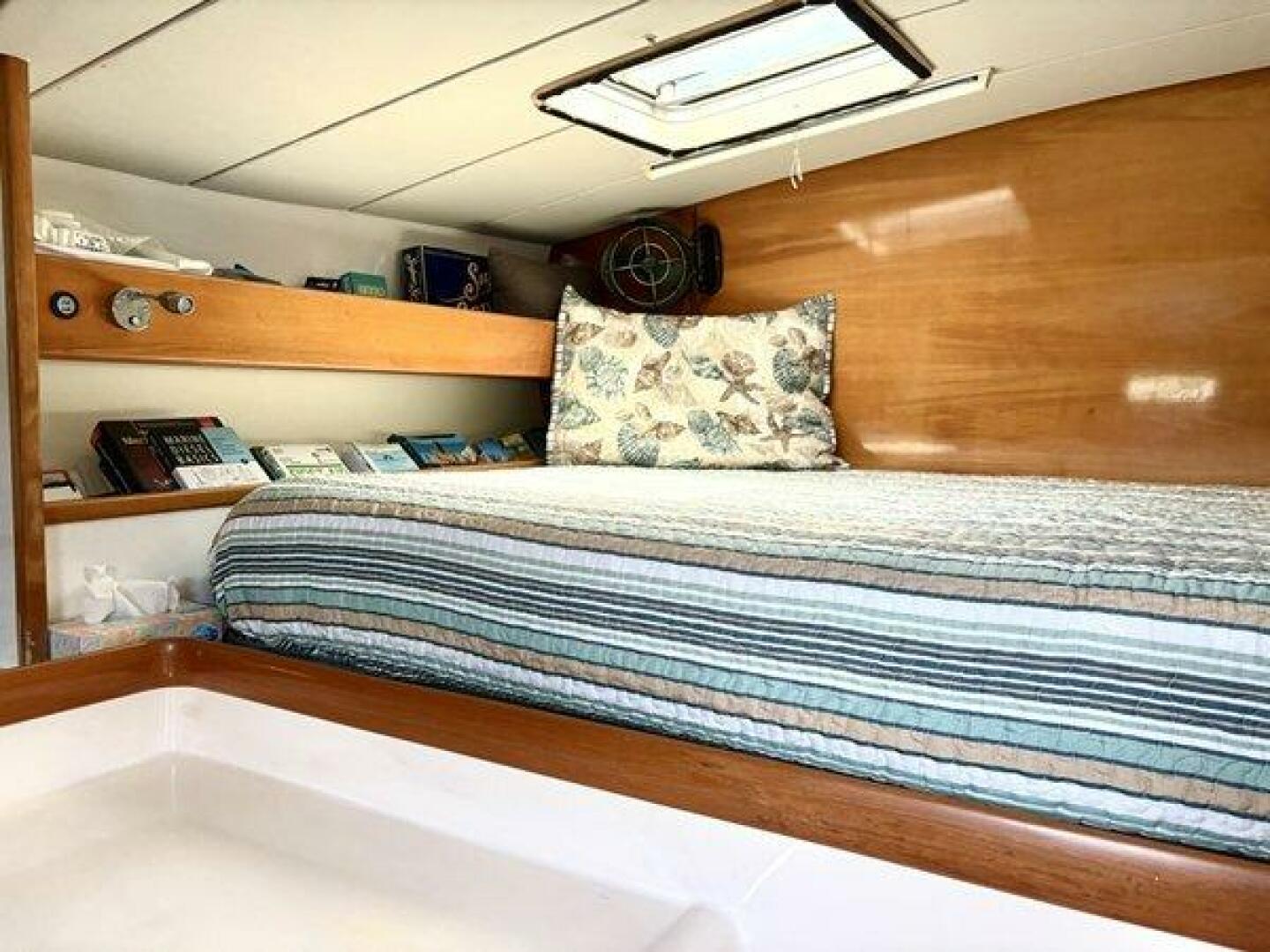 MOONLIGHT LADY 47ft Robertson  amp  Caine Yacht For Sale