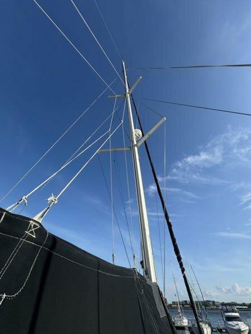 MOONLIGHT LADY 47ft Robertson  amp  Caine Yacht For Sale