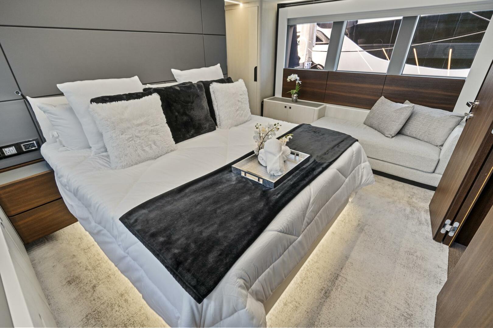 Smile 66ft Astondoa Yacht For Sale
