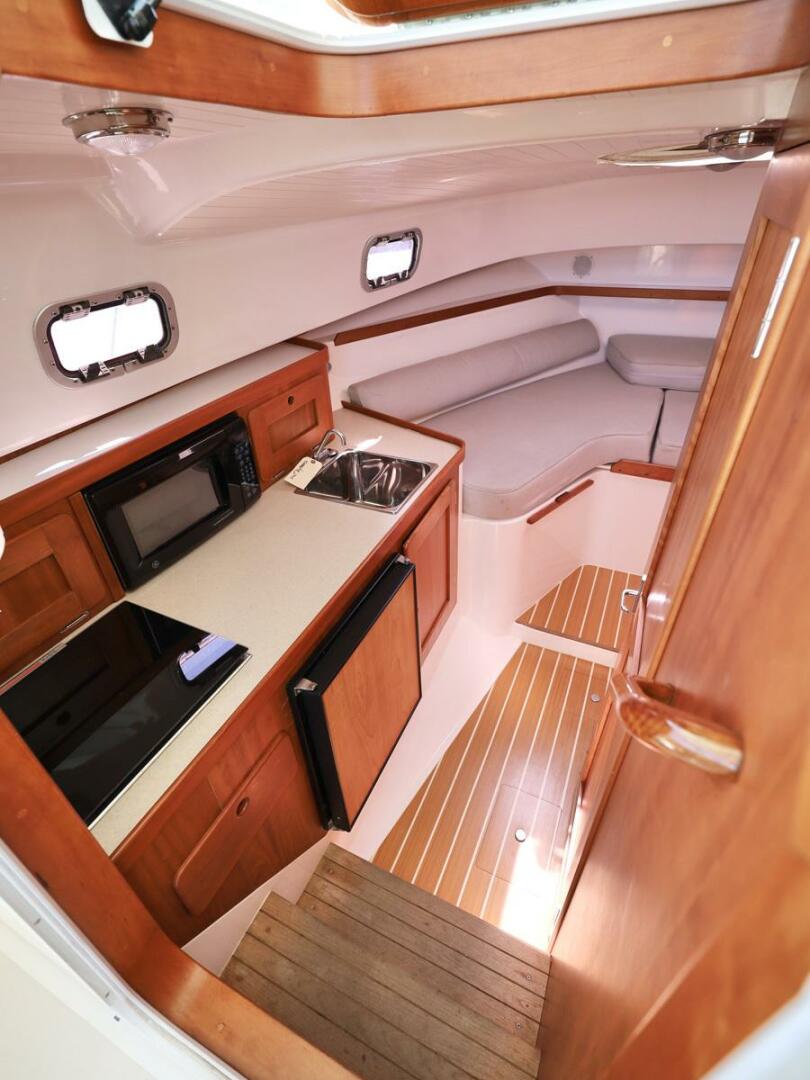 ABLE II 29ft Hunt Yachts Yacht For Sale