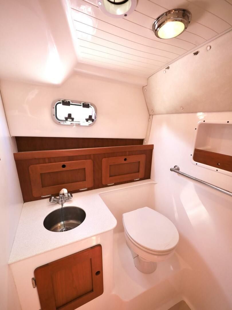 ABLE II 29ft Hunt Yachts Yacht For Sale