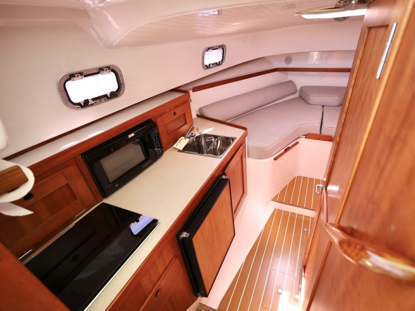 ABLE II 29ft Hunt Yachts Yacht For Sale