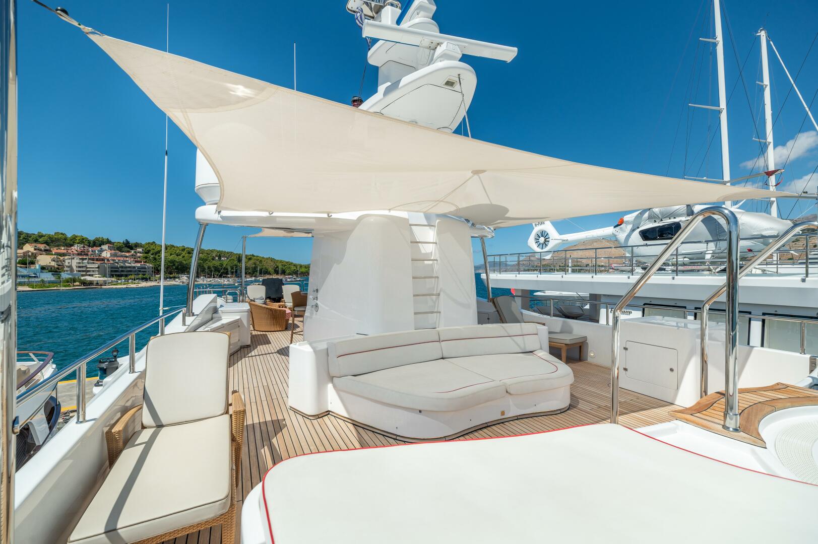 Forward Sundeck