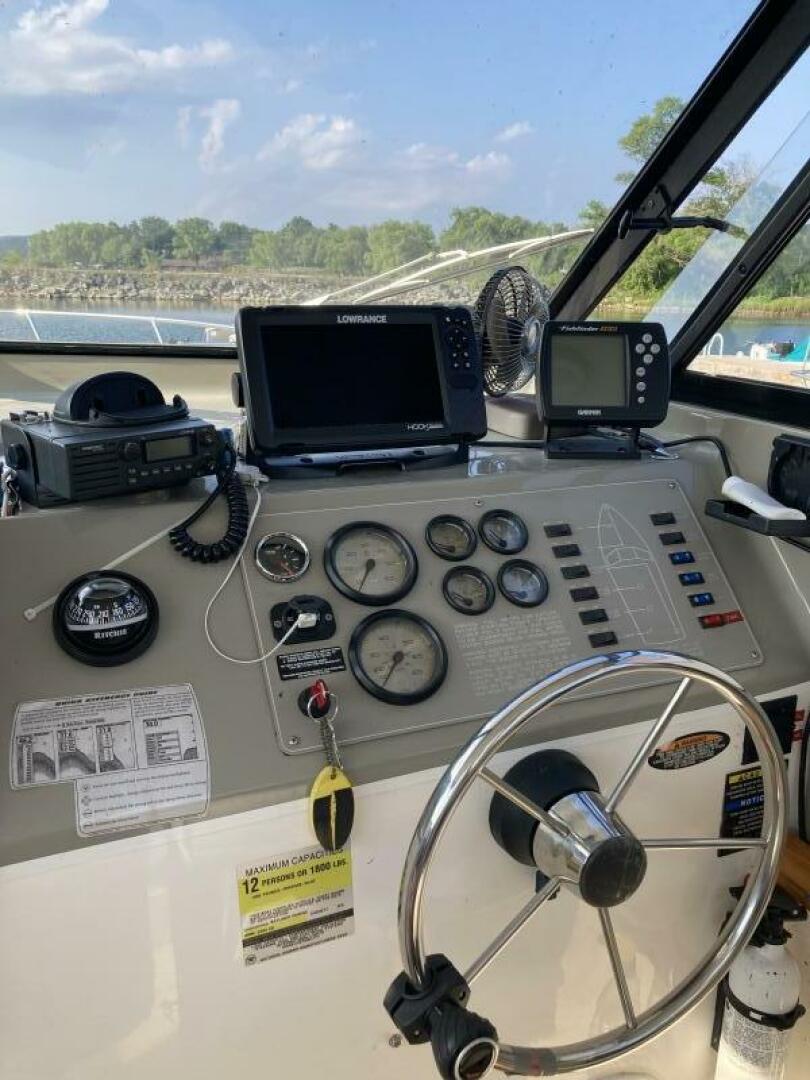 24ft Bayliner Yacht For Sale