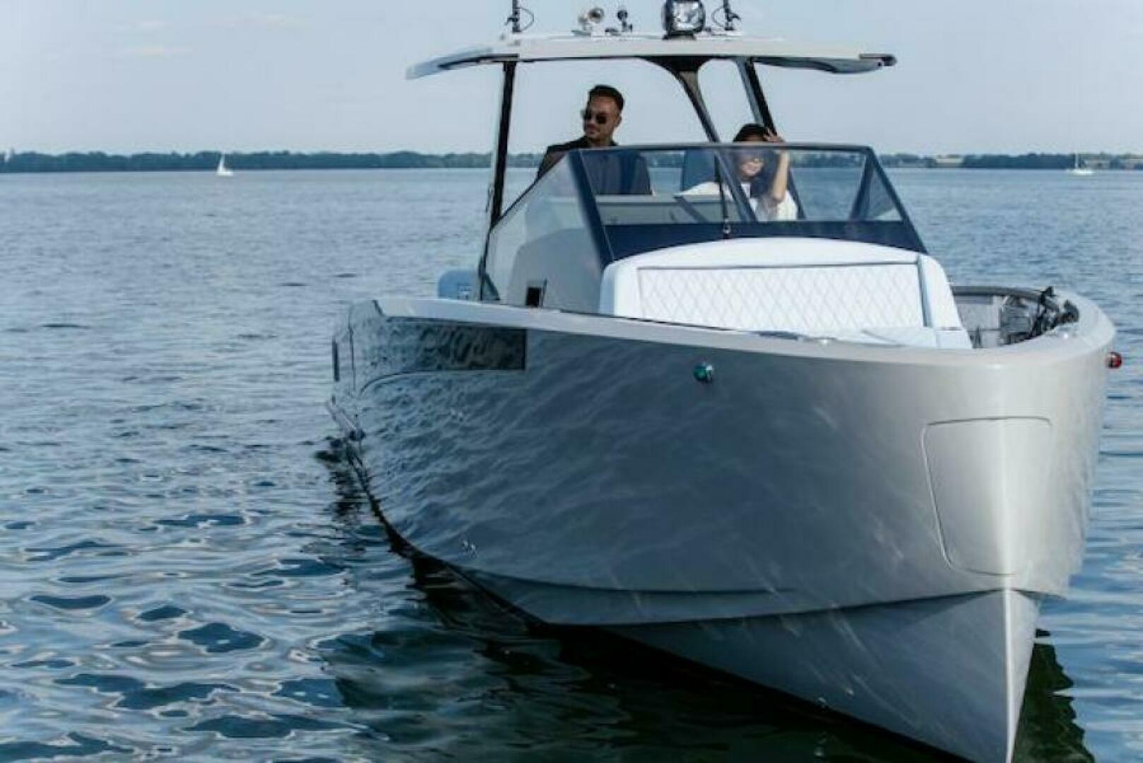 VIRTUE YACHTS V10 T-Tops