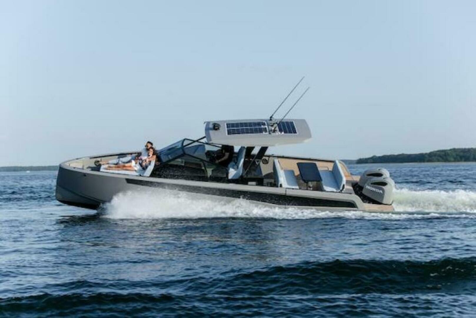 VIRTUE YACHTS V10 T-Tops