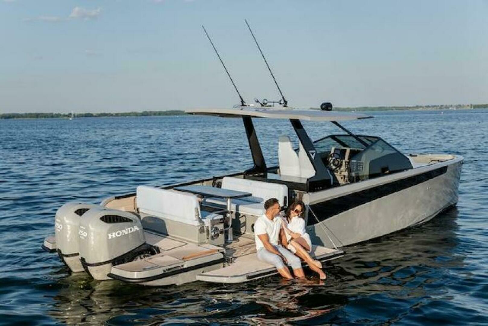 VIRTUE YACHTS V10 T-Tops