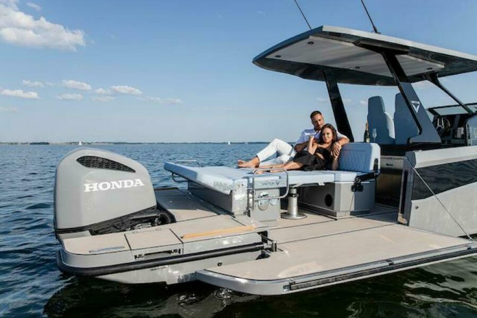 VIRTUE YACHTS V10 T-Tops