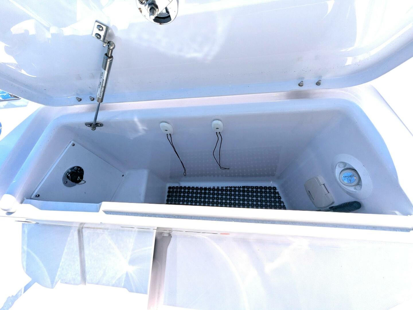 Nocellara de Belice 37ft Axopar Yacht For Sale