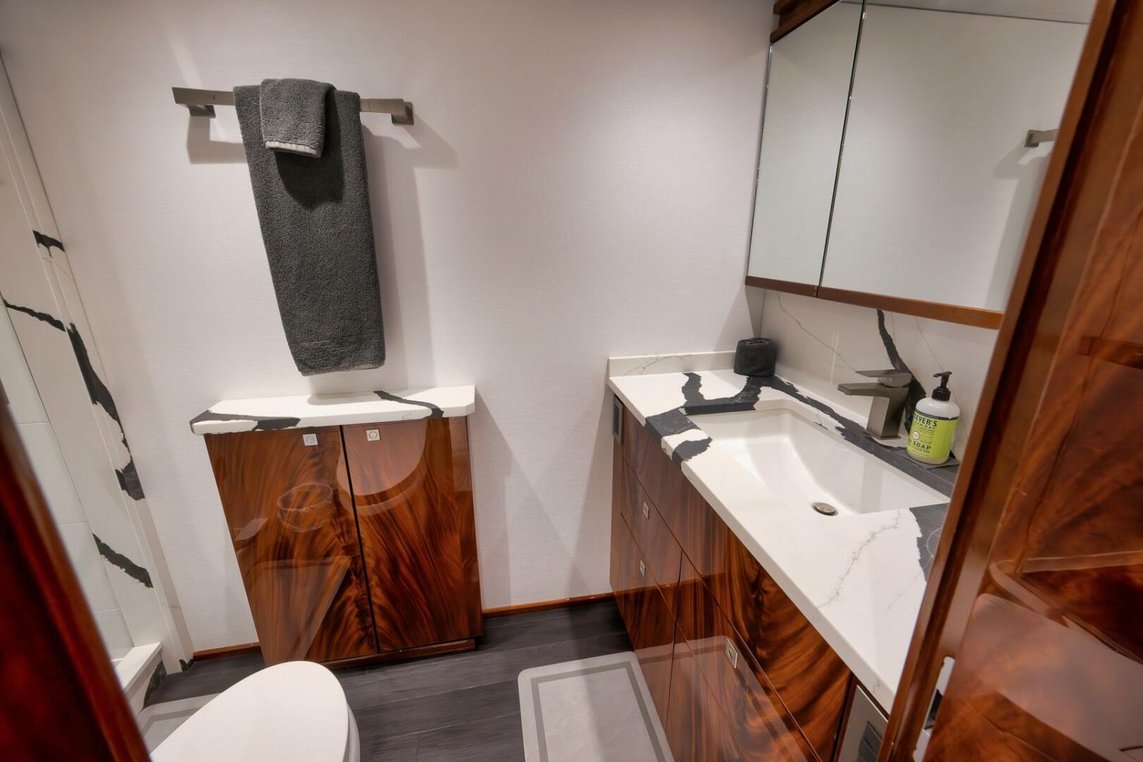 2025 Viking 90 Convertible- NIKKI BELLA- Master Stateroom He
