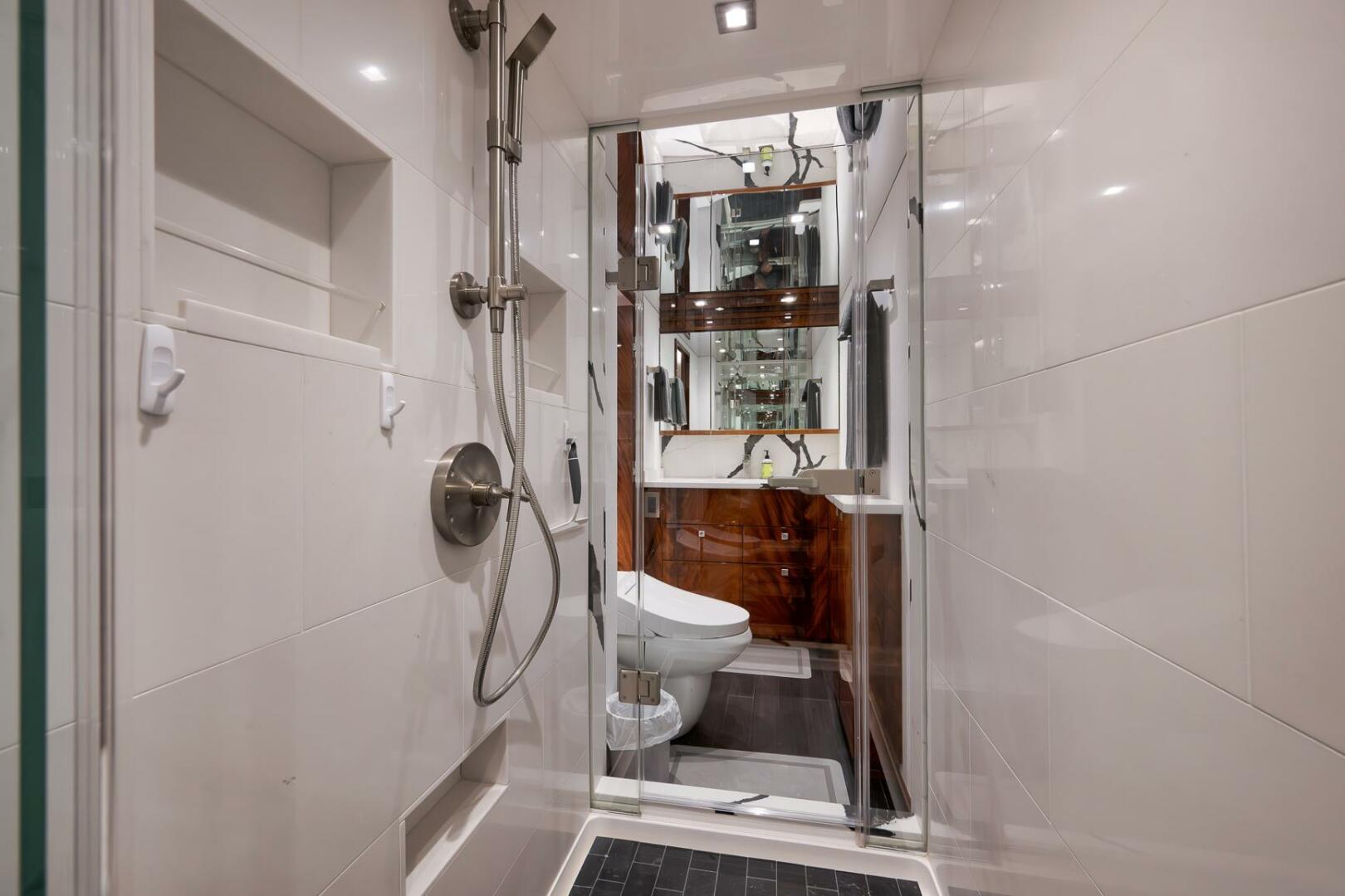 2025 Viking 90 Convertible- NIKKI BELLA- Master Stateroom He