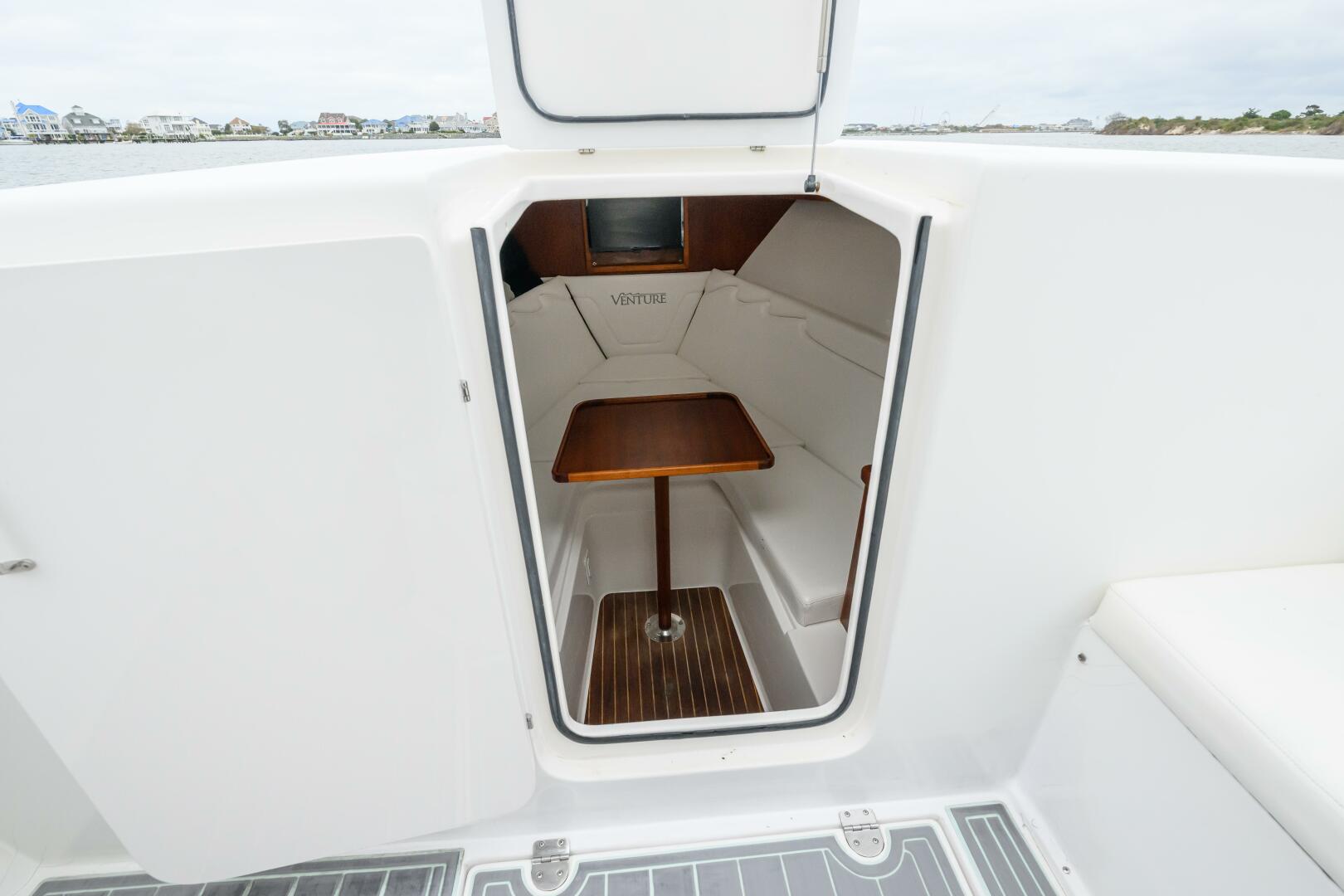 39ft Venture Yacht For Sale