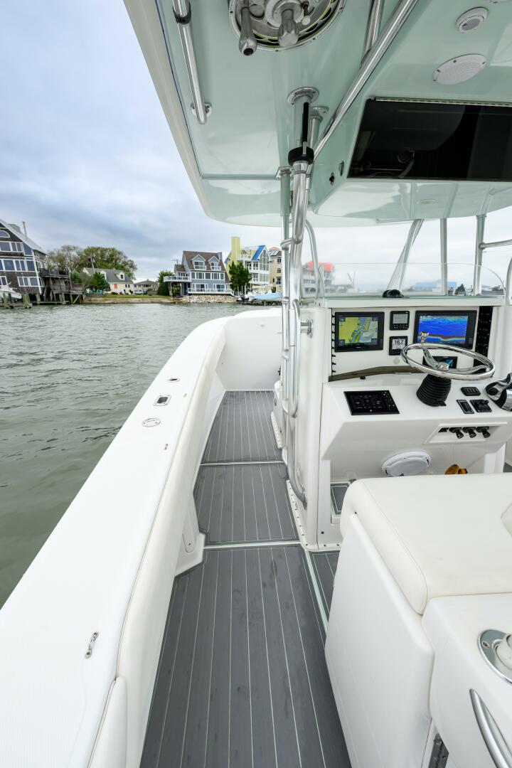 39ft Venture Yacht For Sale