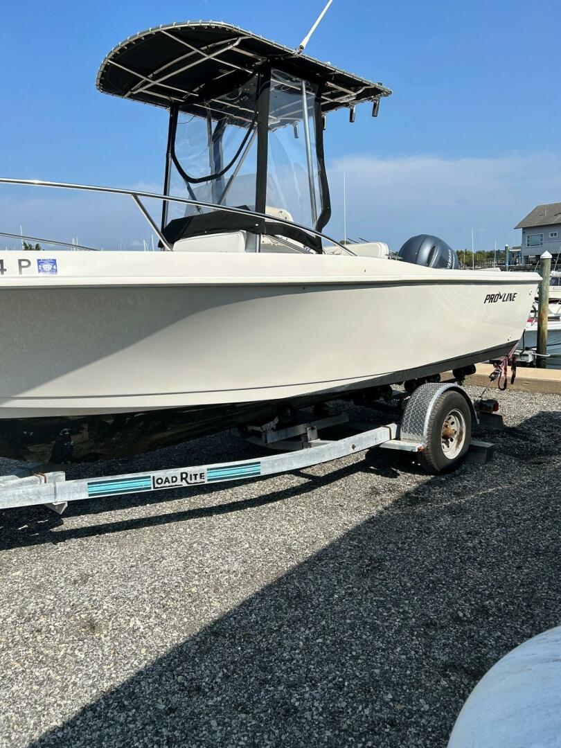 Fish Stalker 20ft Pro Line Yacht For Sale