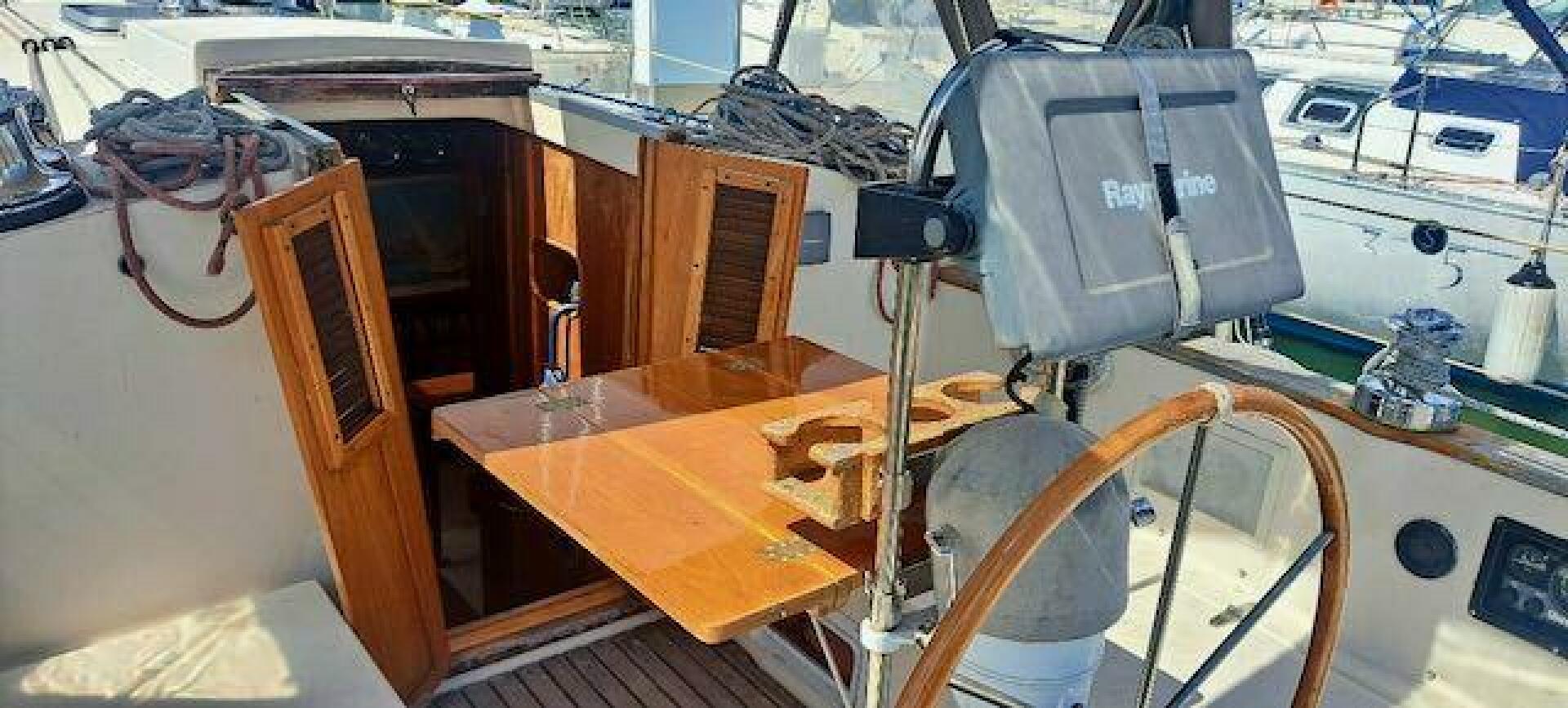 Hope and Glory 33ft Nonsuch Yacht For Sale