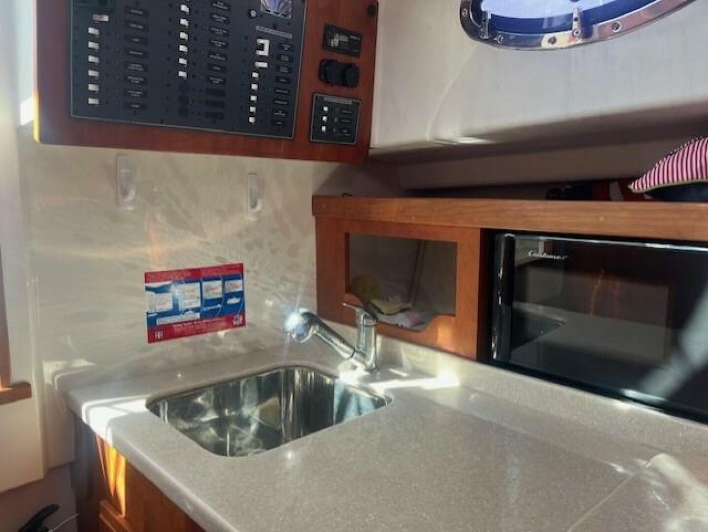 29ft Back Cove Yacht For Sale
