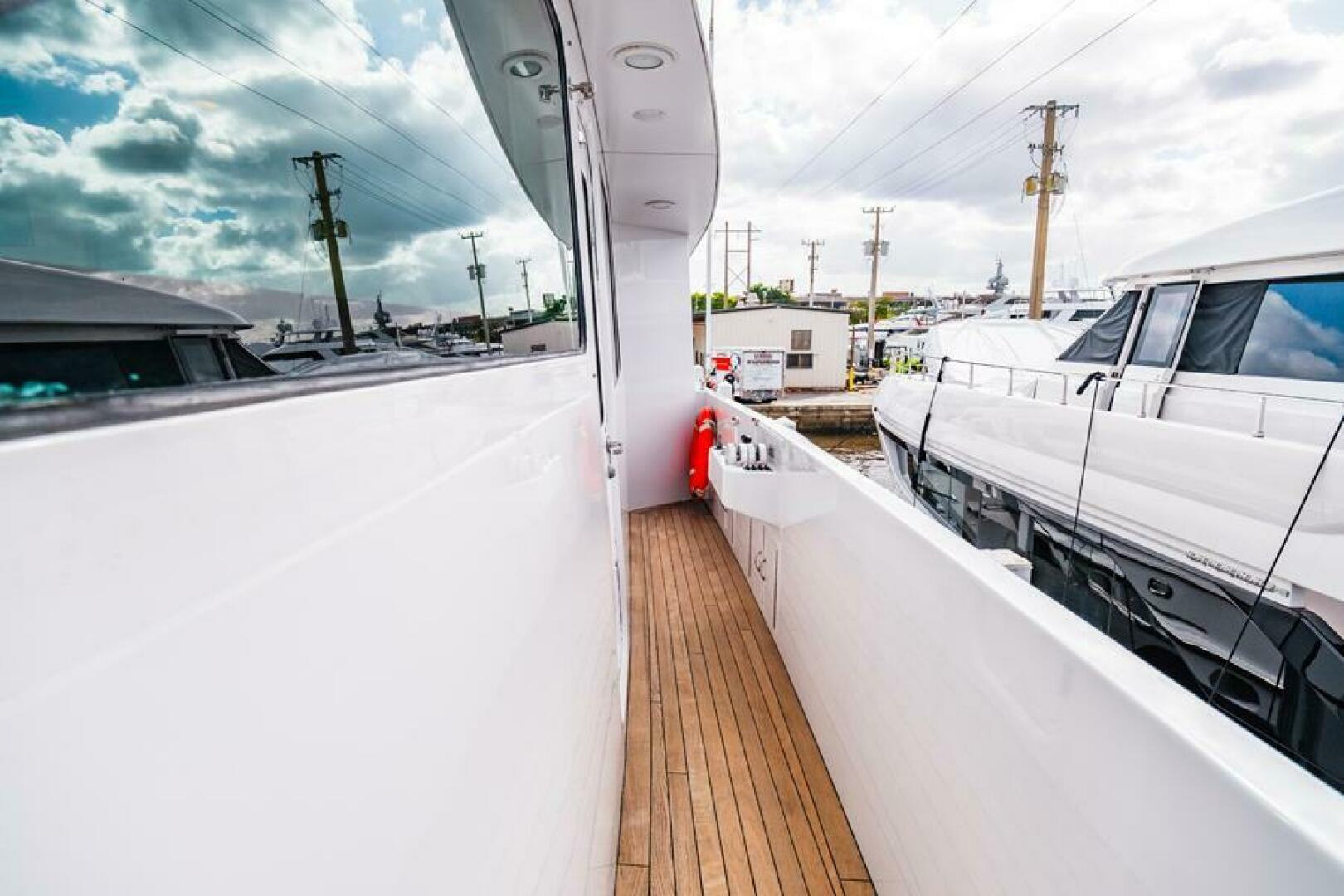 LONE STAR 130ft Hatteras Yacht For Sale