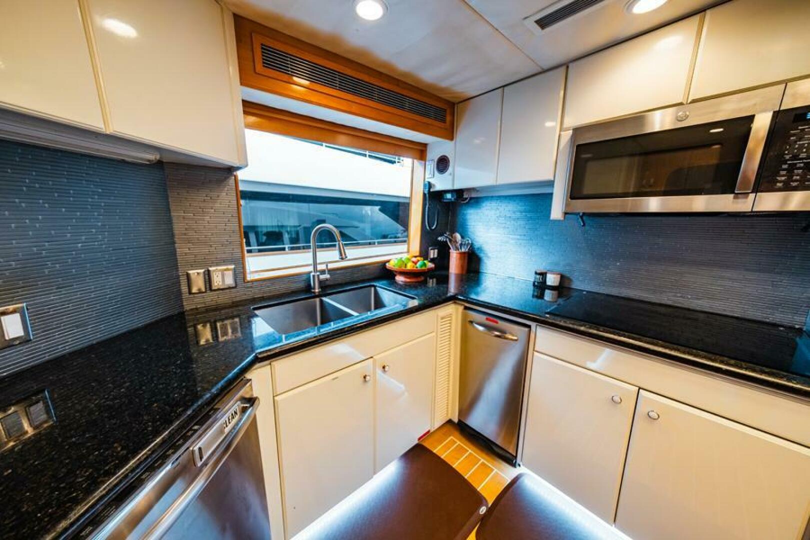 LONE STAR 130ft Hatteras Yacht For Sale