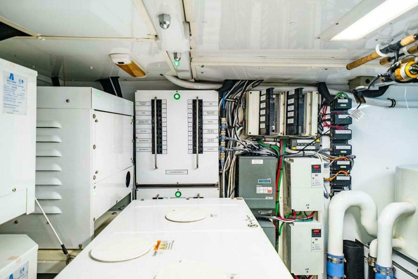 LONE STAR 130ft Hatteras Yacht For Sale