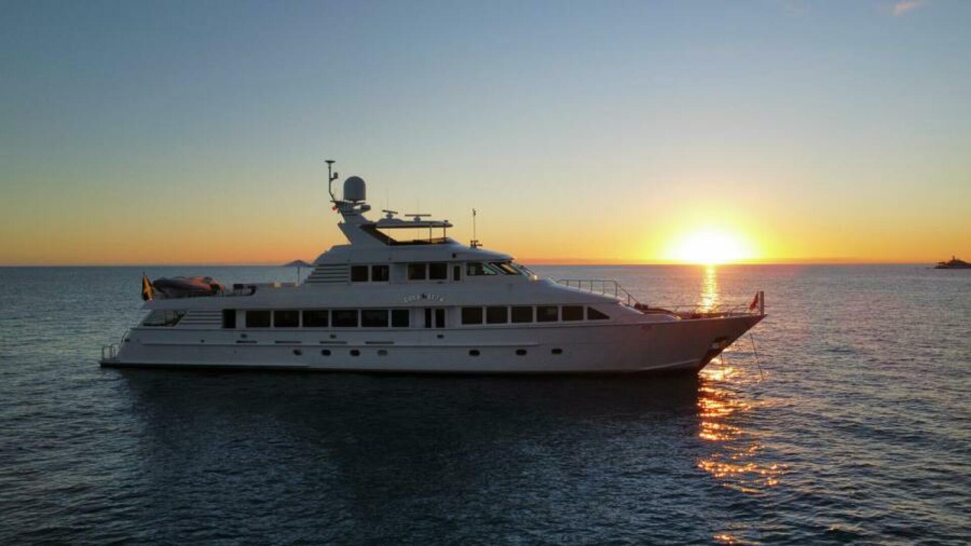 LONE STAR 130ft Hatteras Yacht For Sale
